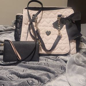 Betsey Johnson black and cream colored quilted heart pattern handbag